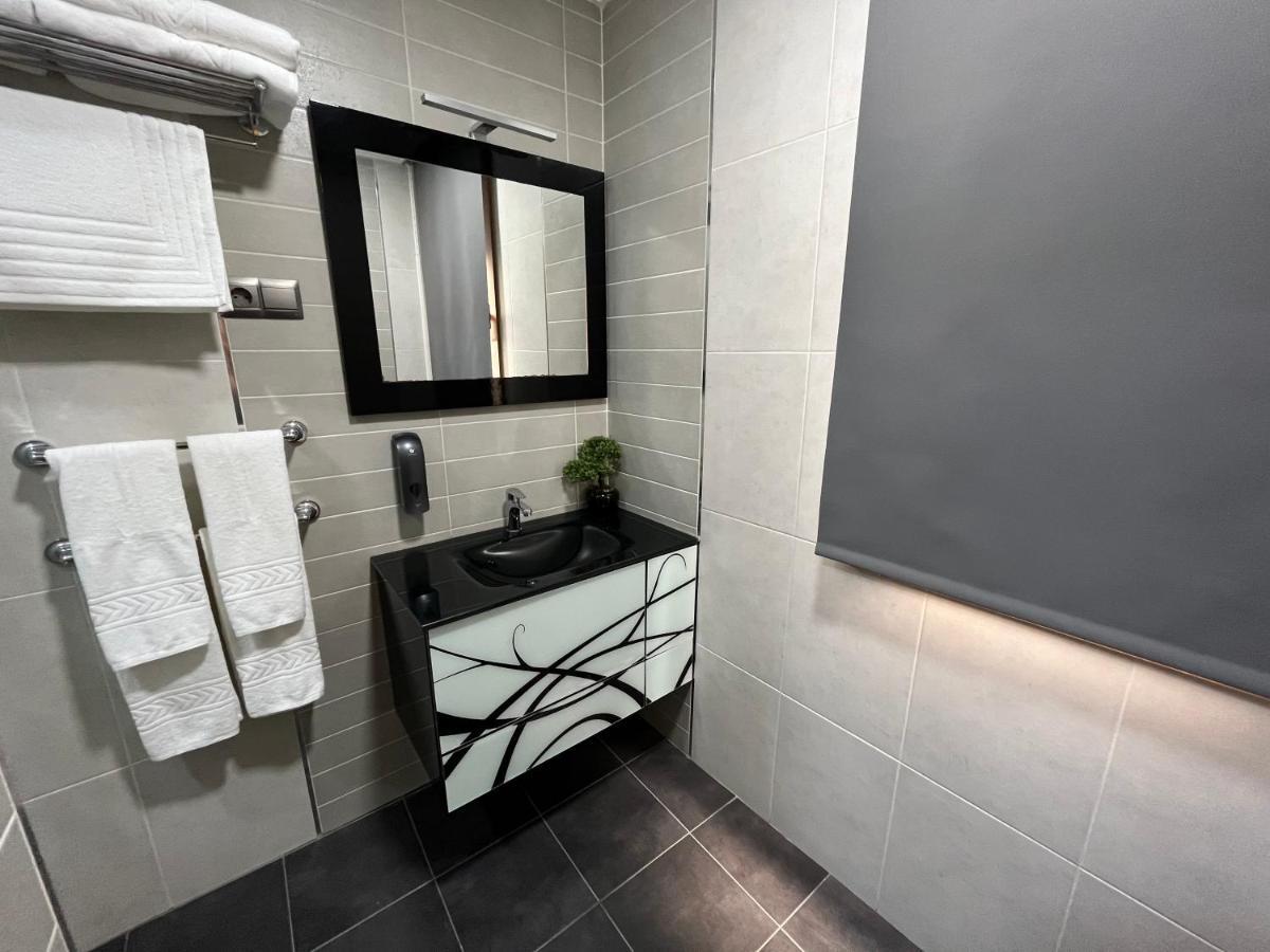 Apartamentos A Illa Redondela Esterno foto