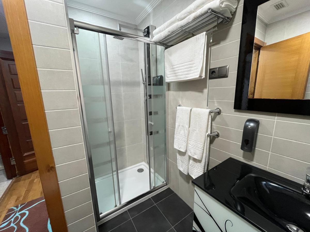 Apartamentos A Illa Redondela Esterno foto